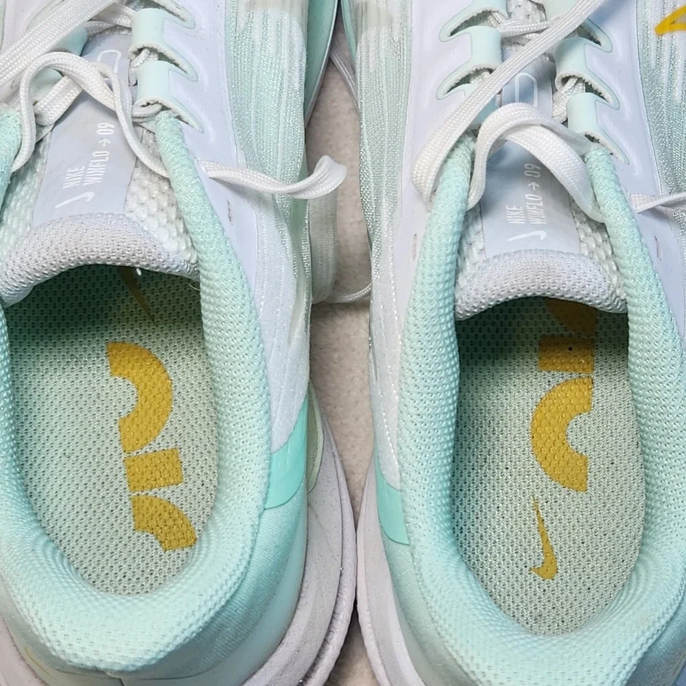 NIKE Air Winflo 9 Running Shoes Womens 8.5 White Green Yellow Athletic‎ Sneakers